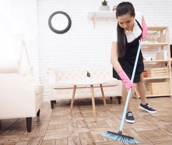 Roochii Cleaning employee cleaning in Denver Co